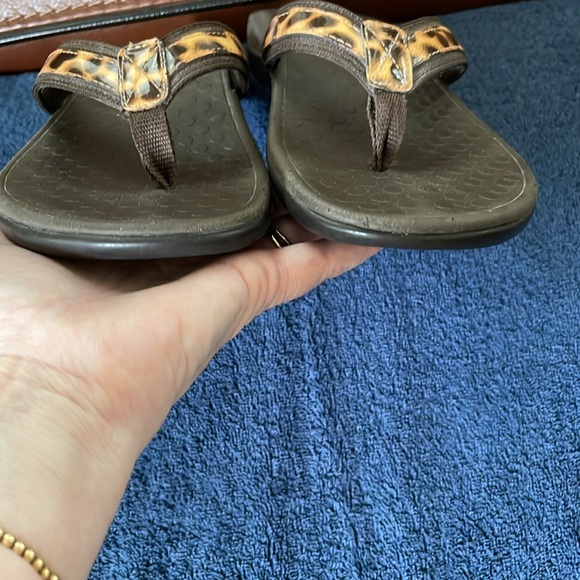 Vionic Tide ll flip flops - Picture 7 of 7